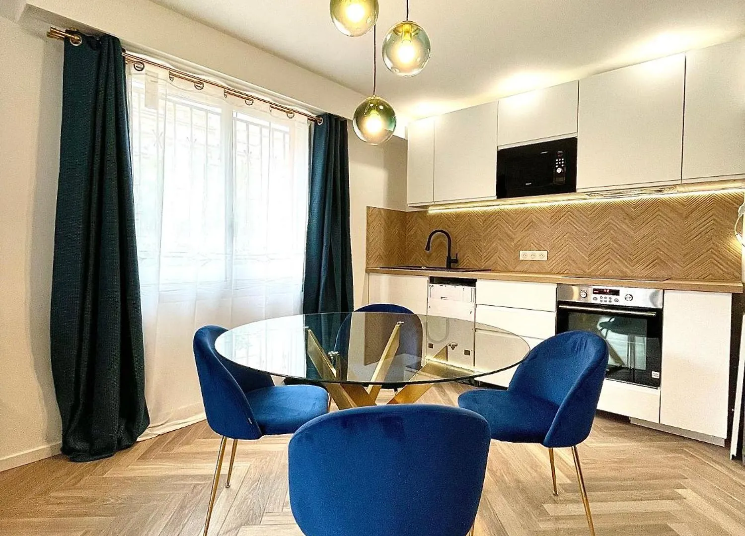 Bel Appartement Port De Nice Avec Terrasse, Parking 0*,