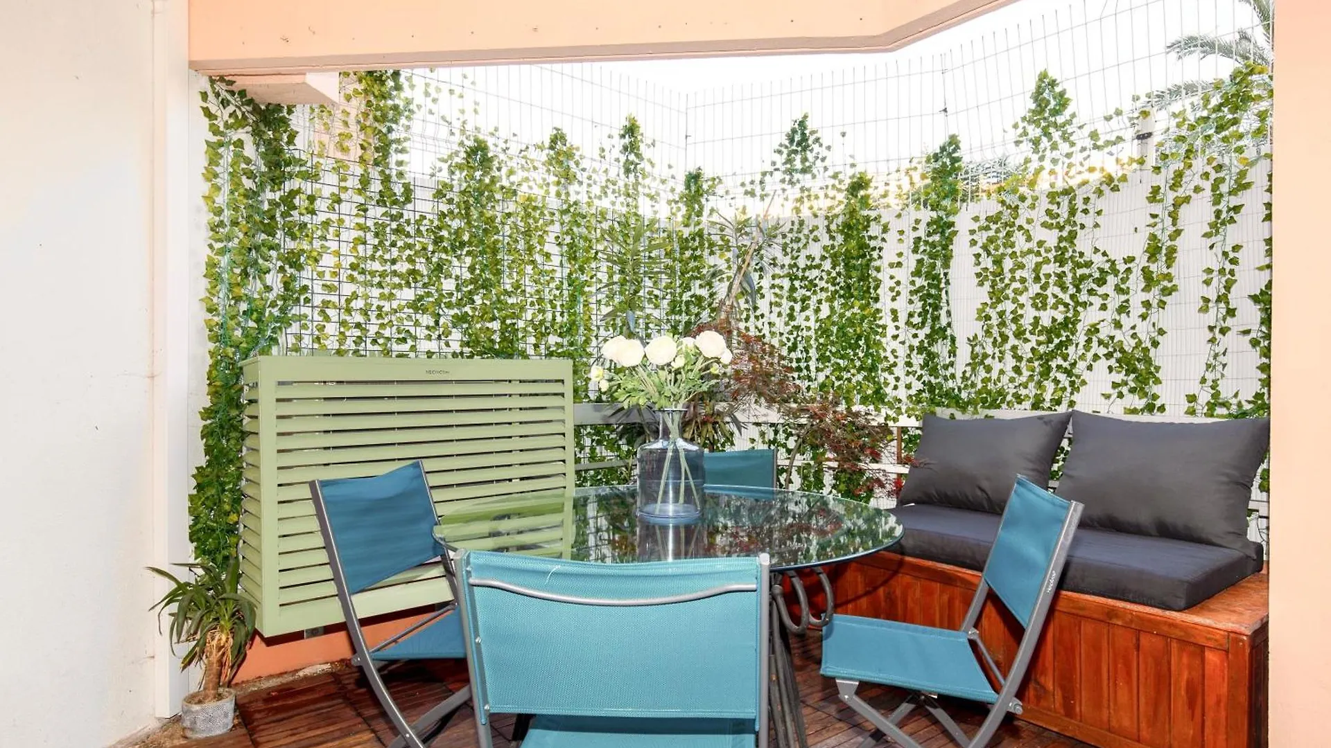 Bel Appartement Port De Nice Avec Terrasse, Parking
