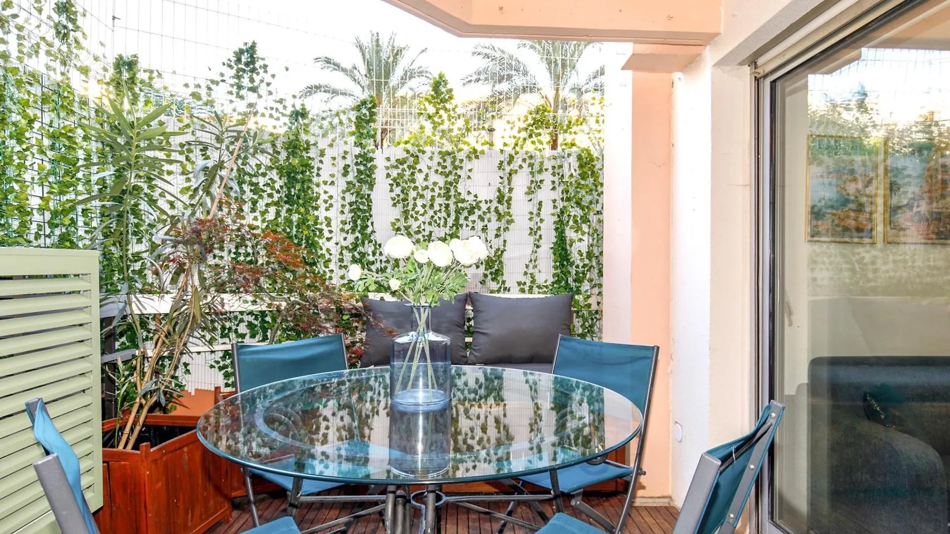 Bel Appartement Port De Nice Avec Terrasse, Parking Frankrijk